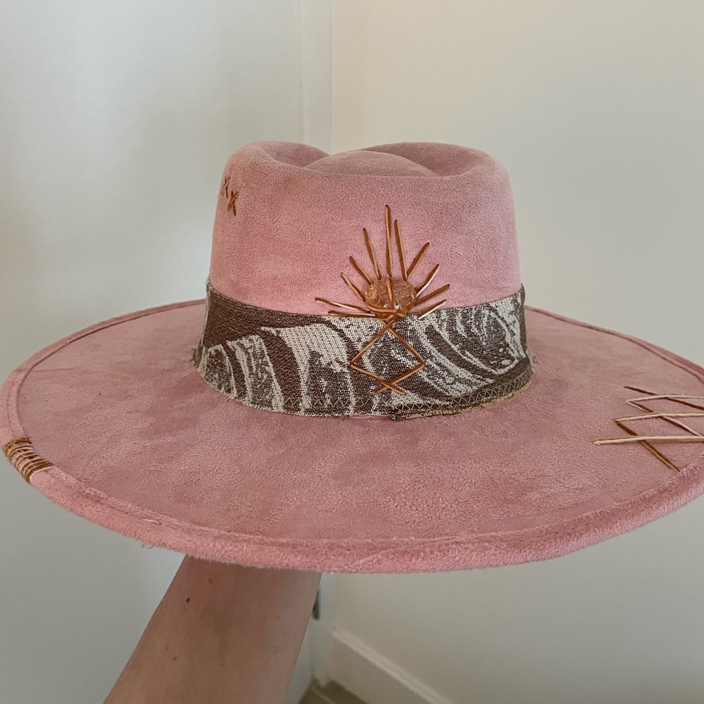 Brand NEW hat! Super deal!